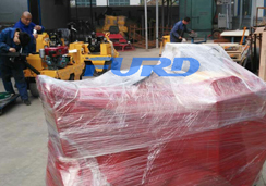 福瑞得機(jī)械座駕壓路機(jī)、手扶壓路機(jī)、灌縫機(jī)及時包裝發(fā)貨